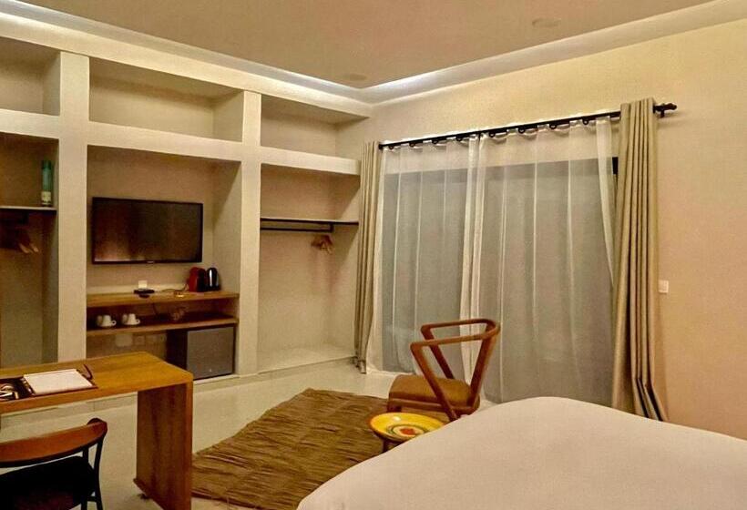 اتاق لوکس, Le Kentia