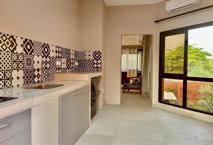 آپارتمان 1 خوابه با چشمانداز استخر, Le Kentia