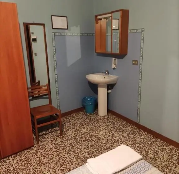 Standard-huone Jaettu Kylpyhuone, Hostal D Annunzio House
