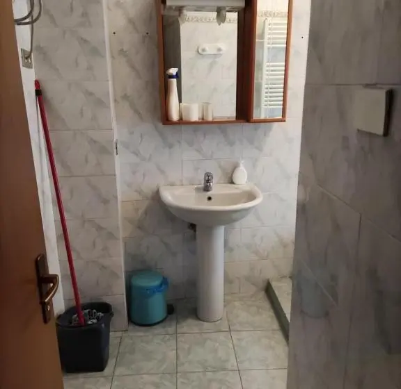 Standard-huone Jaettu Kylpyhuone, Hostal D Annunzio House