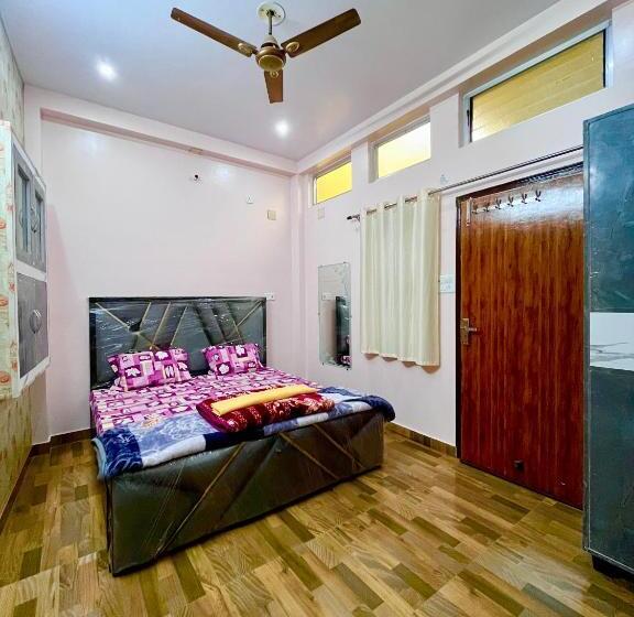 Номер Deluxe, Trilok Residency   Dashashwamedh Varanasi
