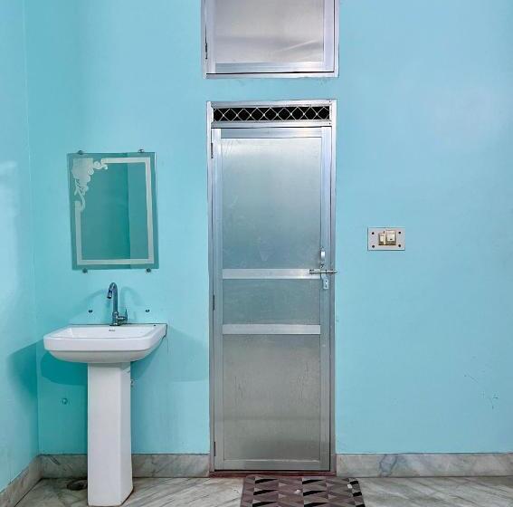 수피리어 트리플 룸, Trilok Residency Dashashwamedh Varanasi