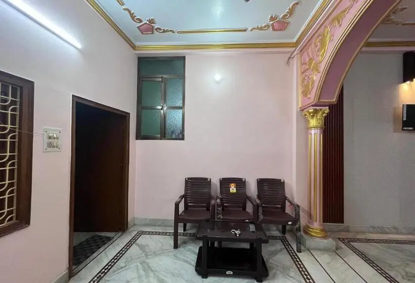 Deluxe Neljän Hengen Huone, Trilok Residency   Dashashwamedh Varanasi