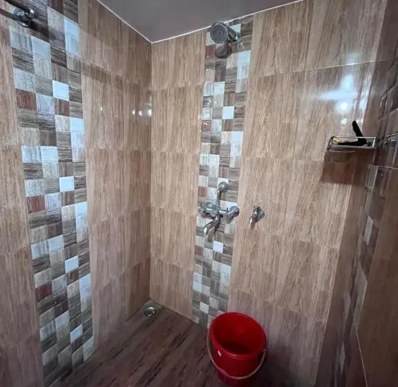 Perhesviitti, Trilok Residency   Dashashwamedh Varanasi