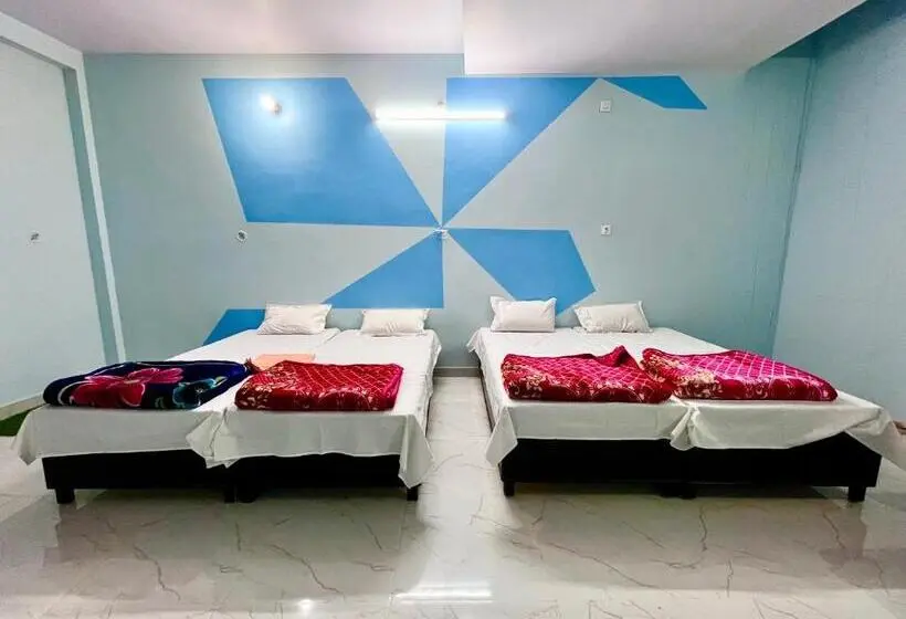 Perhesviitti, Trilok Residency   Dashashwamedh Varanasi