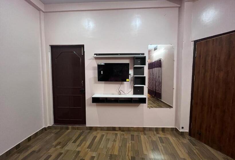 디럭스 룸, Trilok Residency Dashashwamedh Varanasi