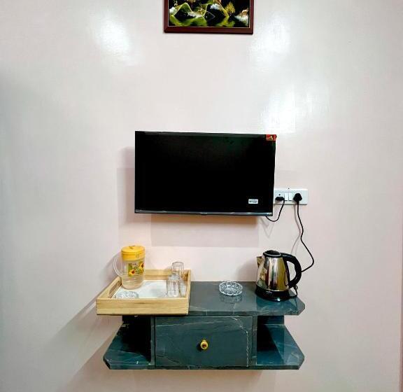Номер Deluxe, Trilok Residency   Dashashwamedh Varanasi