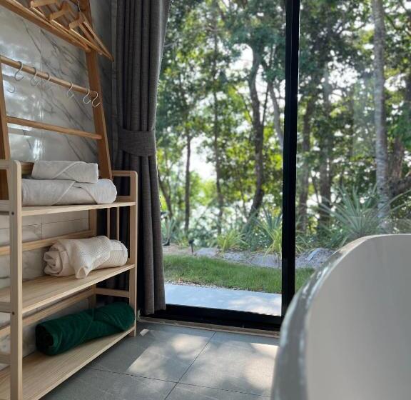 디럭스 방갈로, Spiral Resort