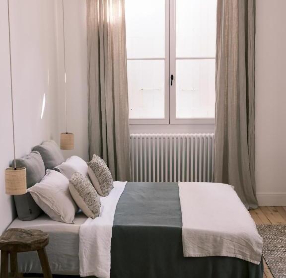 חדר סופריור עם מיטת קינג, La Grande Maurague