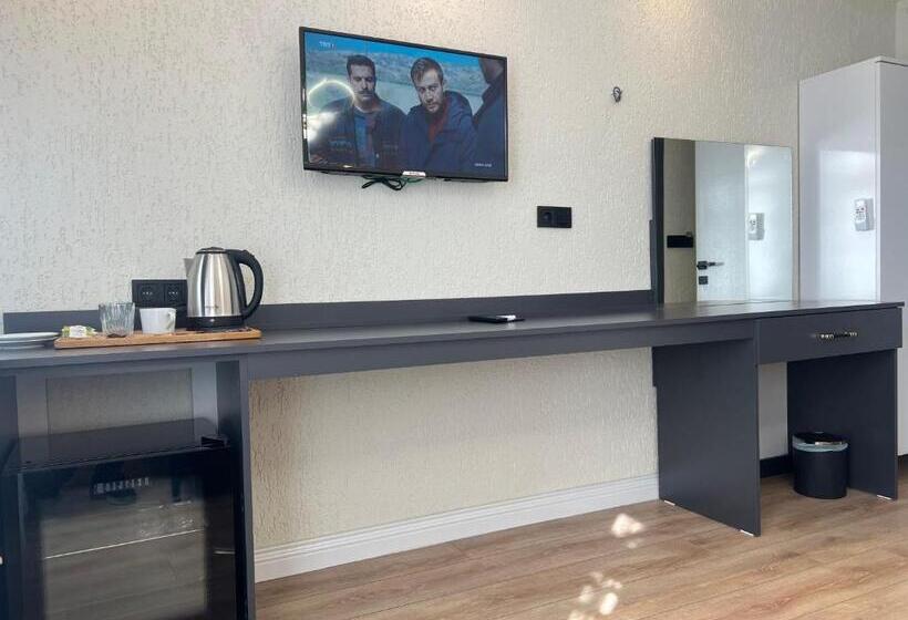 Economy-huone, Feycem Suites&