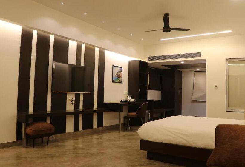 סוויטה, Kadamb Tree