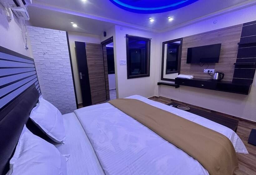 חדר דלוקס, Raj Darbar