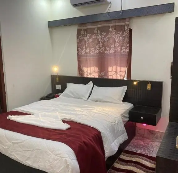اتاق استاندارد, Royalwood City Inn