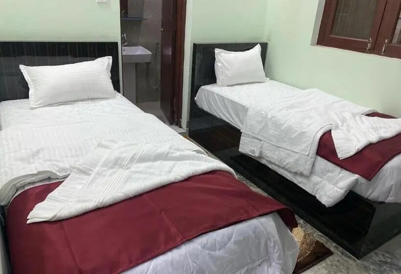 اتاق لوکس, Royalwood City Inn