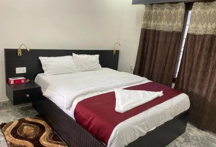 سوییت خانوادگی, Royalwood City Inn