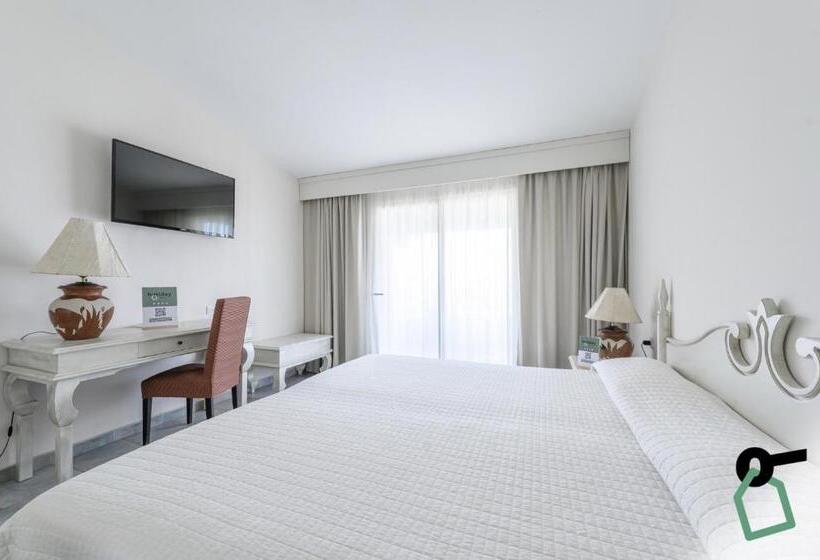 Номер Стандарт Трехместный, Hotiday Room Collection   Porto Cervo