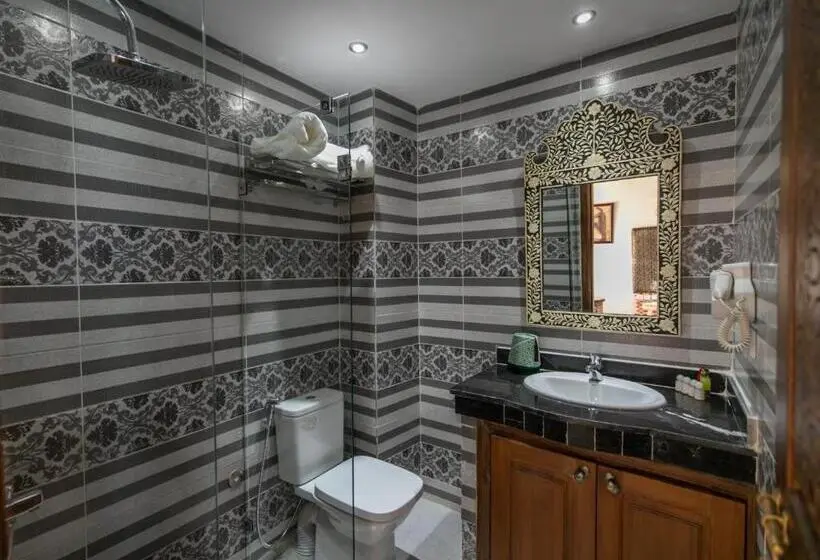 اتاق لوکس با چشم‌انداز استخر, Darif S Riad & Spa