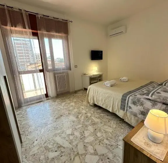 استودیوی استاندارد, Gli Amici Della Puglia