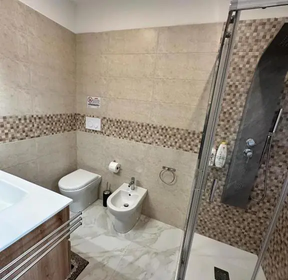 استودیوی لوکس, Gli Amici Della Puglia