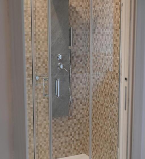 סטודיו דלוקס, Gli Amici Della Puglia