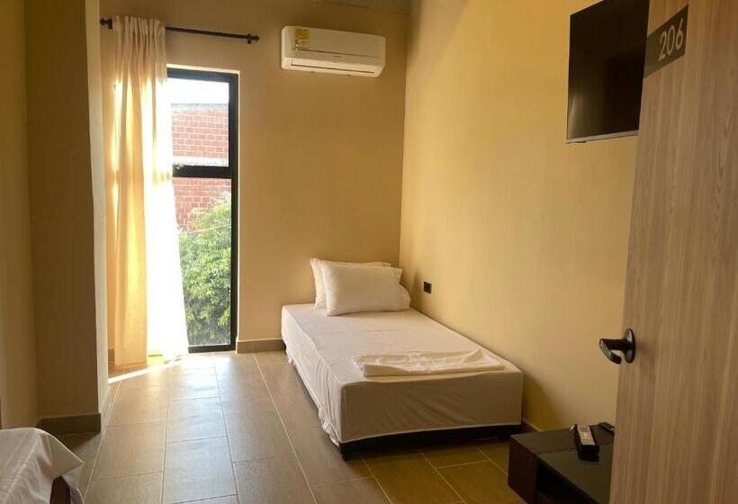 ファミリールーム, Awa House