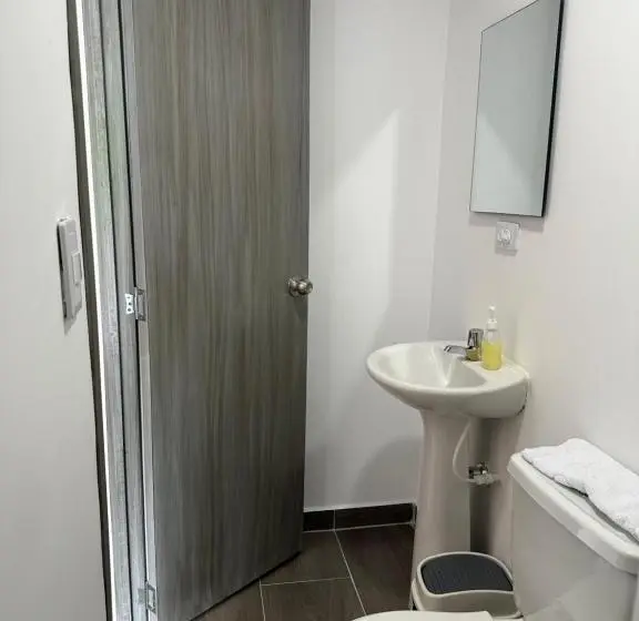 Standard Yhden Hengen Huone, Hostal Pajuil