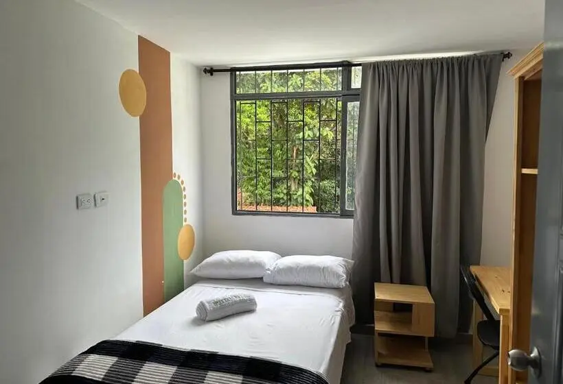 Standard Yhden Hengen Huone, Hostal Pajuil