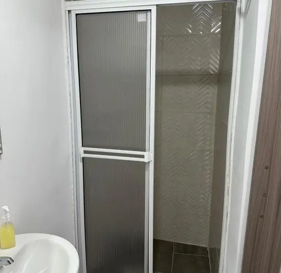 Standard Kolmen Hengen Huone, Hostal Pajuil