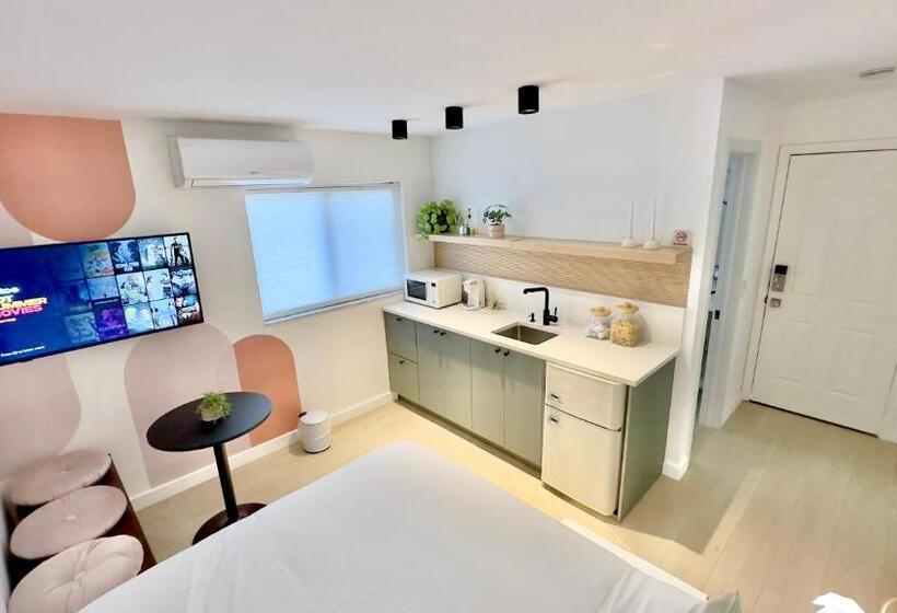 غرفة قياسية, Miami Cute