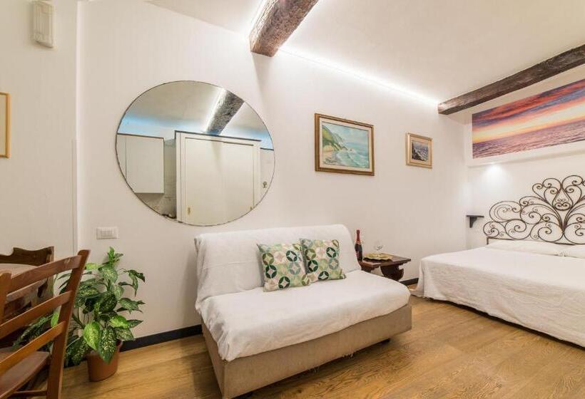 اتاق استاندارد چهار تخته با چشمانداز دریا, The Vernazza Main Plaza   Rooms & Suites