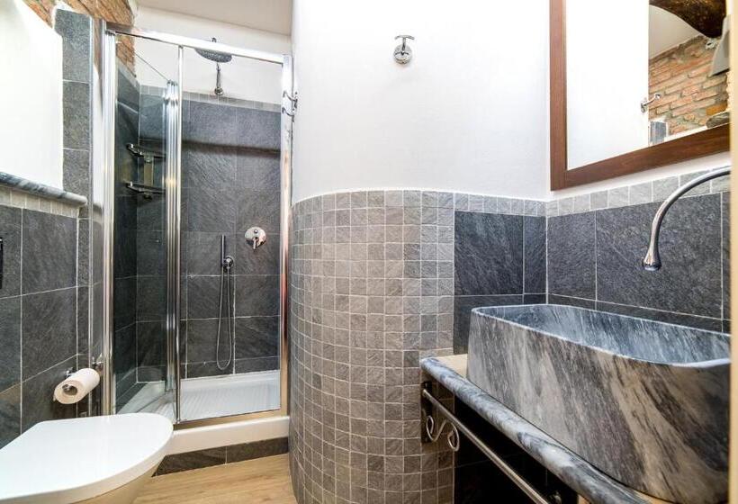 اتاق خانوادگی با چشمانداز دریا, The Vernazza Main Plaza   Rooms & Suites