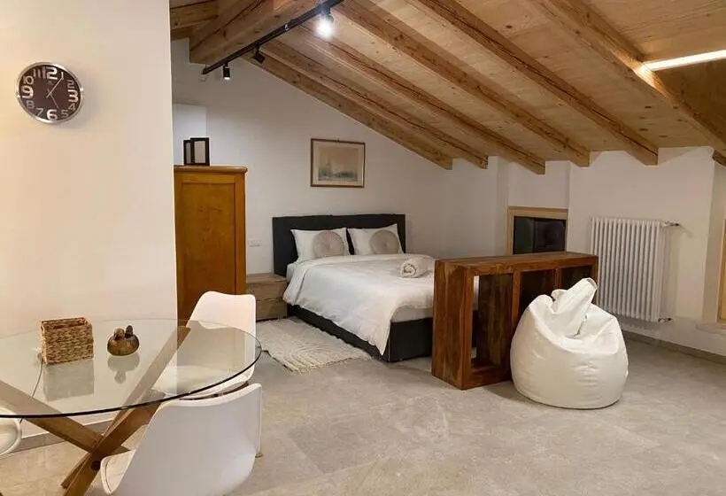Deluxe Room King Size Bed