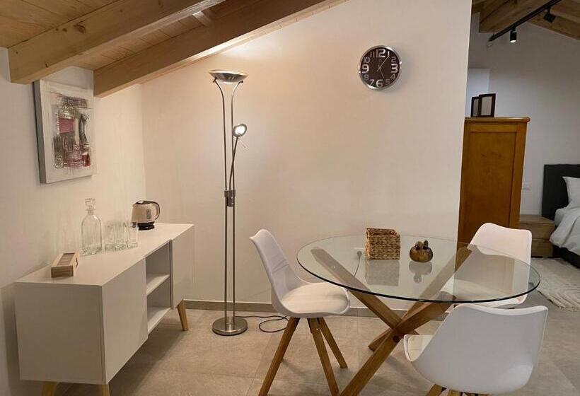 اتاق لوکس با تخت بزرگ, Al Vicolo