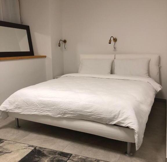 اتاق استاندارد با تخت بزرگ, Al Vicolo