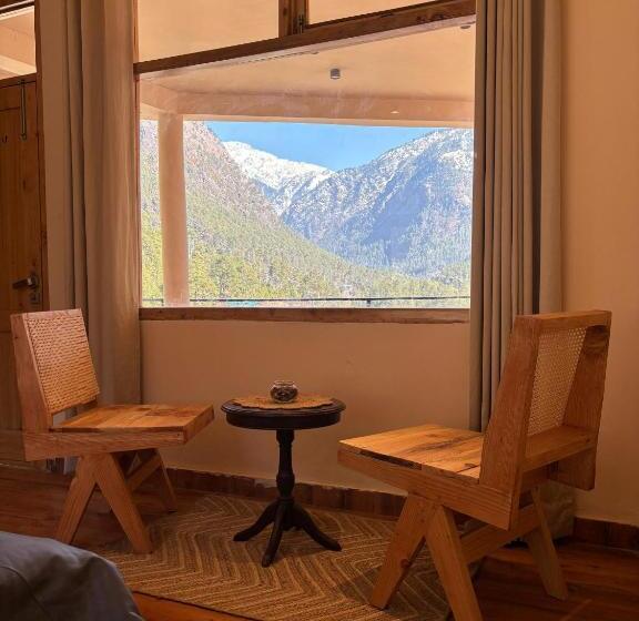 اتاق سوپریور با تخت بزرگ, Grham Hostel Kasol, Katagla