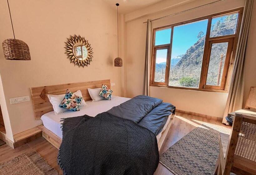 اتاق سوپریور با تخت بزرگ, Grham Hostel Kasol, Katagla