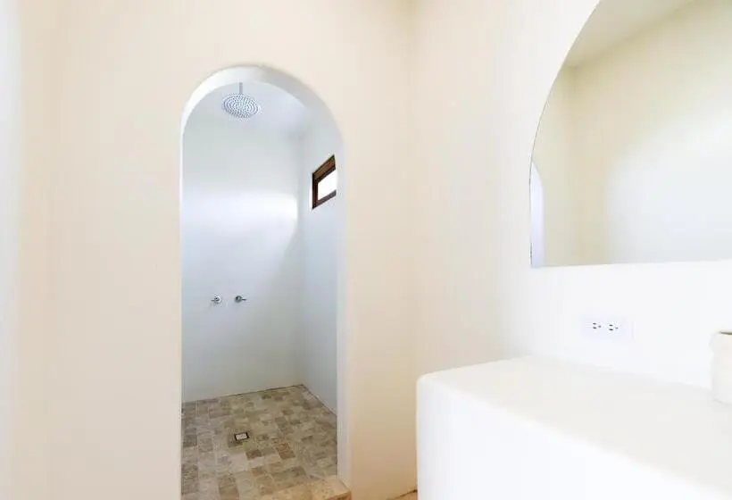 اتاق استاندارد با تخت بزرگ, Hide And Seek Resort
