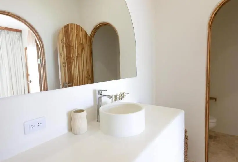 استودیو استاندارد با تخت کینگ, Hide And Seek Resort