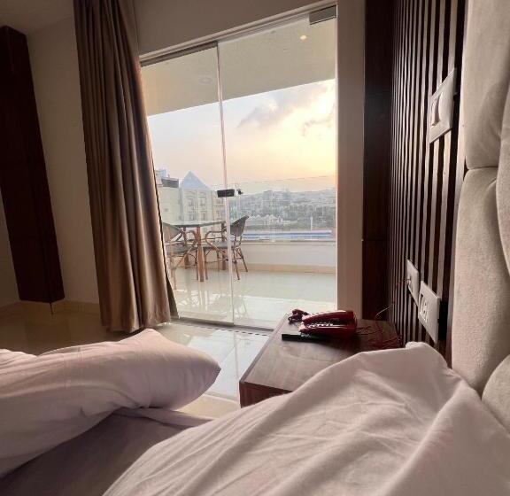 Svit med Balkong, King Pyramids View