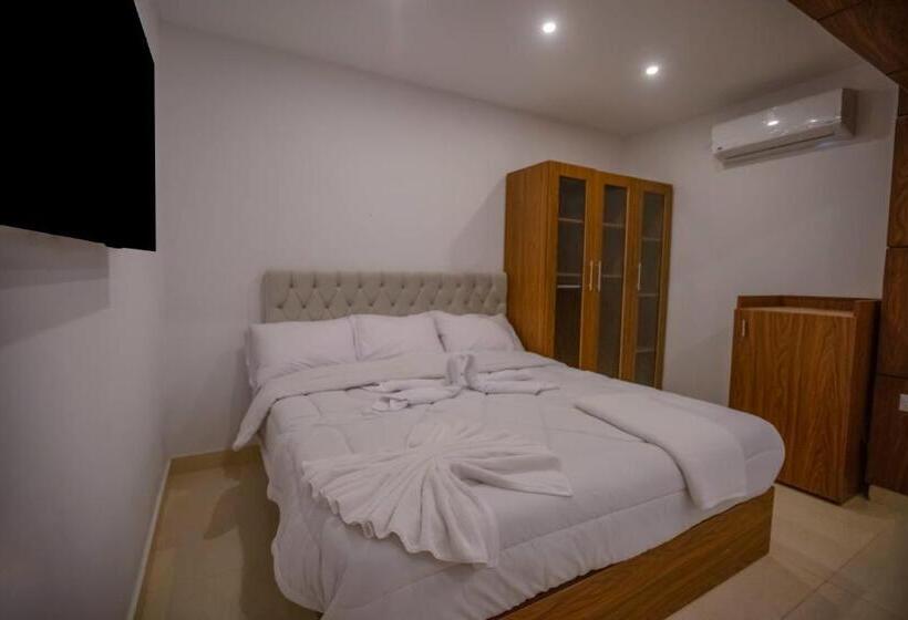 Standardrum King Size Säng, King Pyramids View