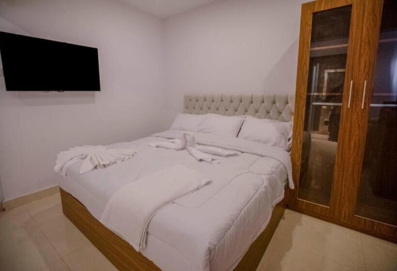 Standardrum King Size Säng, King Pyramids View