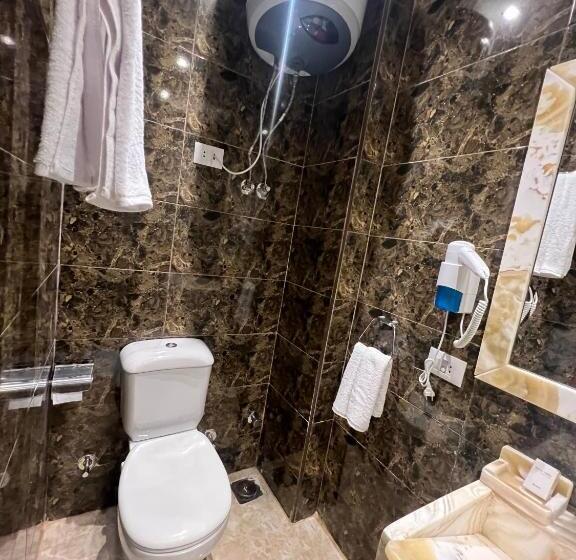 Deluxe Rum Trädgårdsutsikt, King Pyramids View