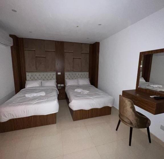 Deluxe Rum Trädgårdsutsikt, King Pyramids View