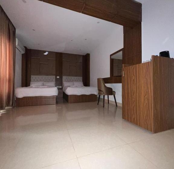 Deluxe Rum Trädgårdsutsikt, King Pyramids View