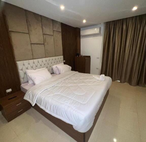 Svit Bergsutsikt, King Pyramids View