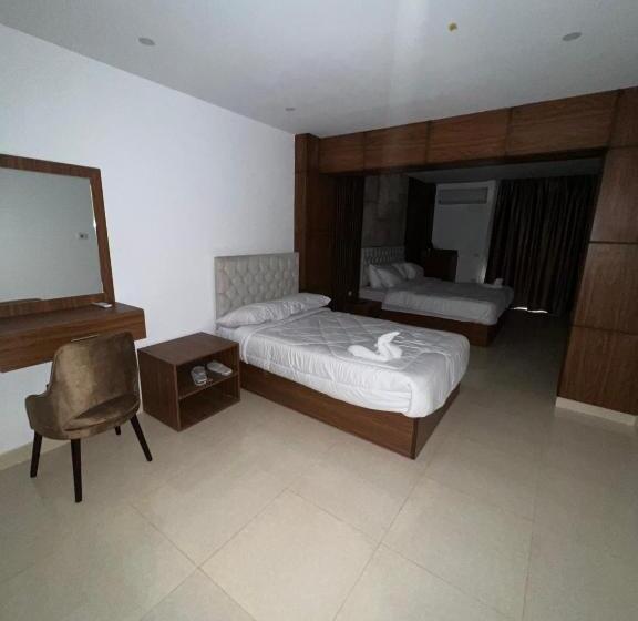 Svit Bergsutsikt, King Pyramids View