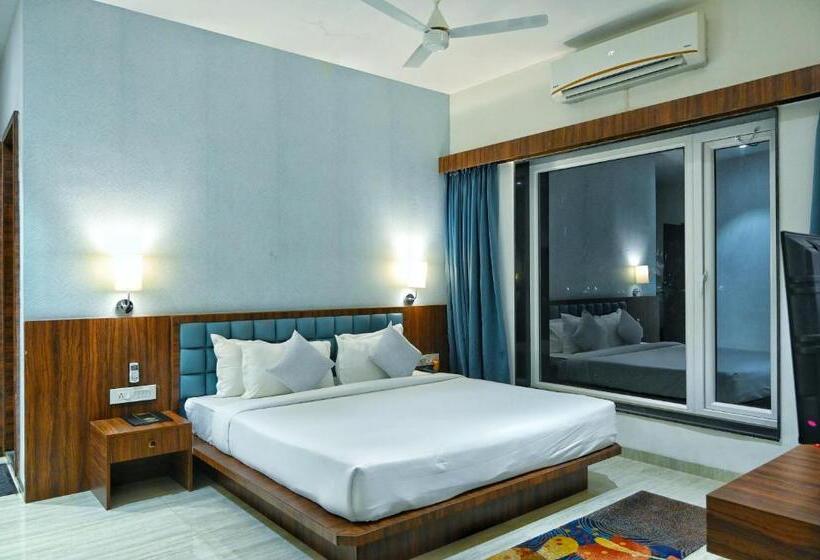 חדר דלוקס לשלושה, The One Hotel Nashik