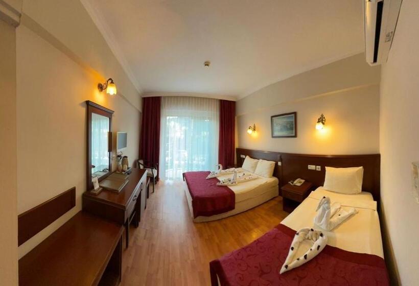 חדר סטנדרט עם מרפסת, Astoria Park Hotel & Spa All Inclusive