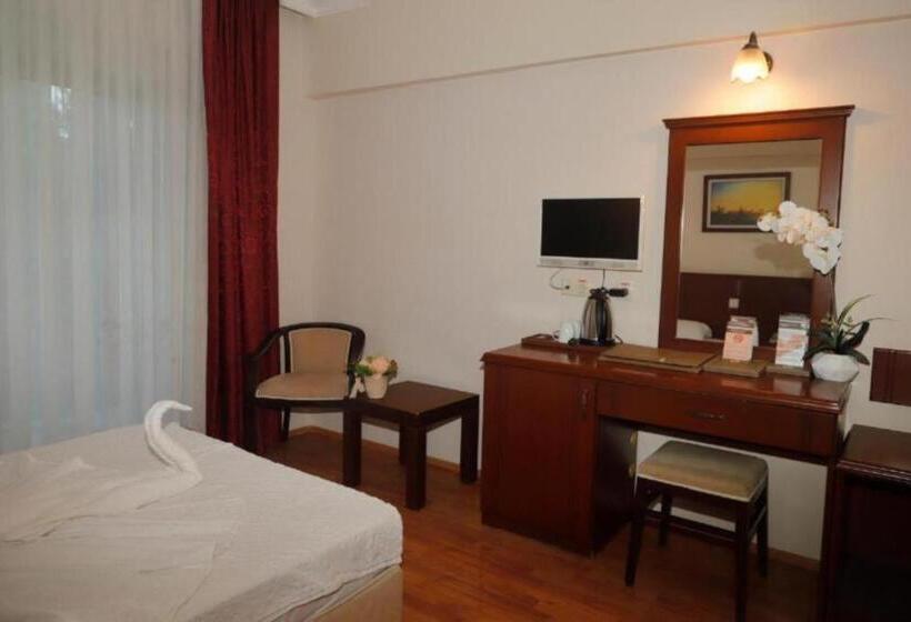 חדר סטנדרט יחיד עם מרפסת, Astoria Park Hotel & Spa All Inclusive