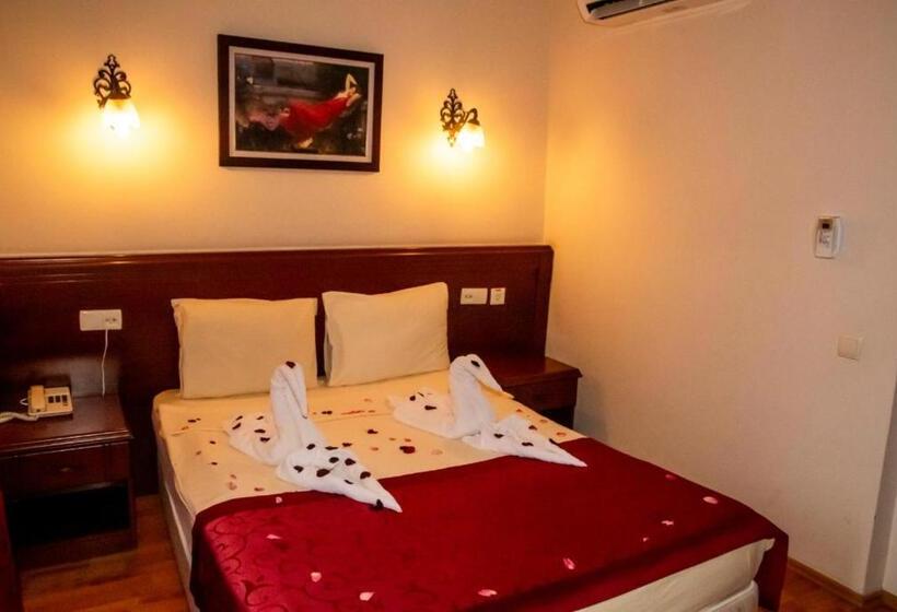 חדר סטנדרט יחיד עם מרפסת, Astoria Park Hotel & Spa All Inclusive